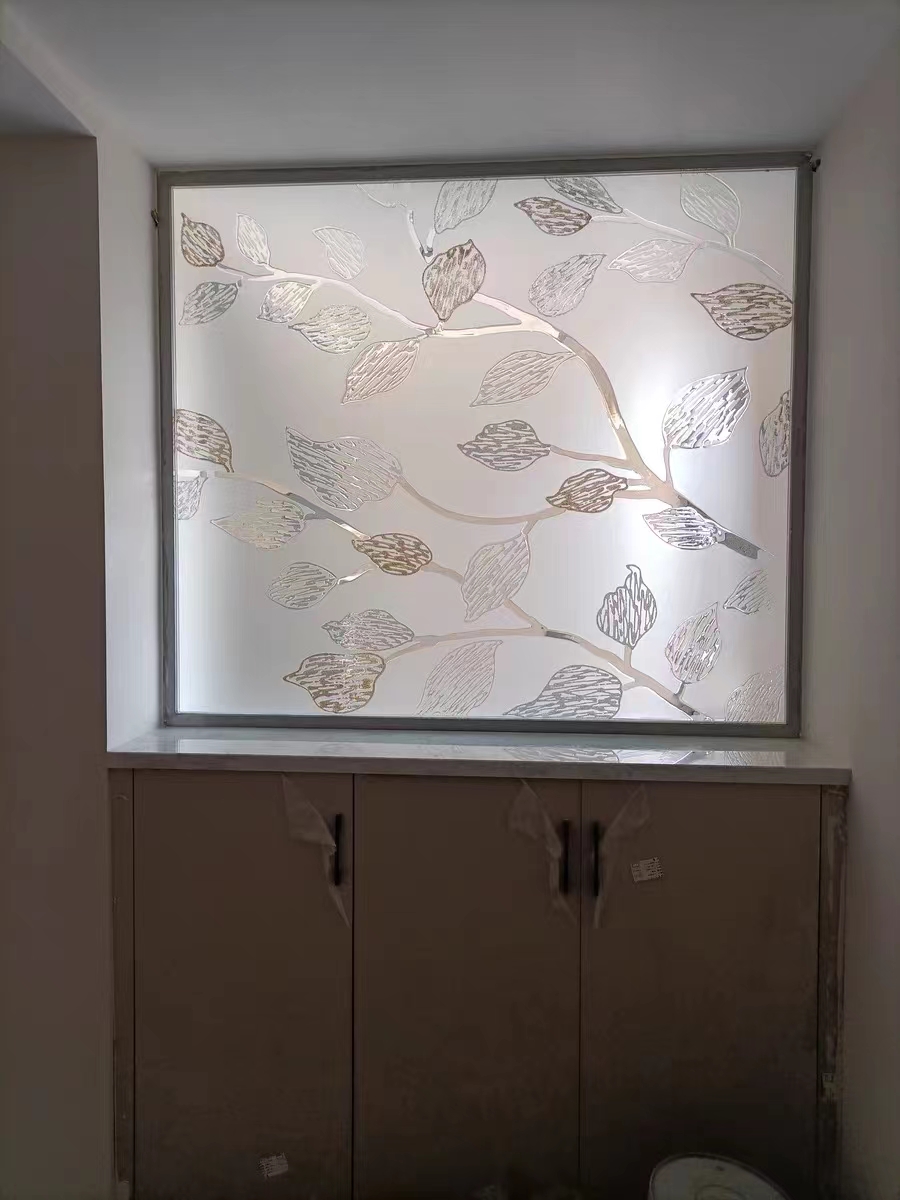 絢麗多彩，彩雕玻璃的深刻融入藝術靈魂